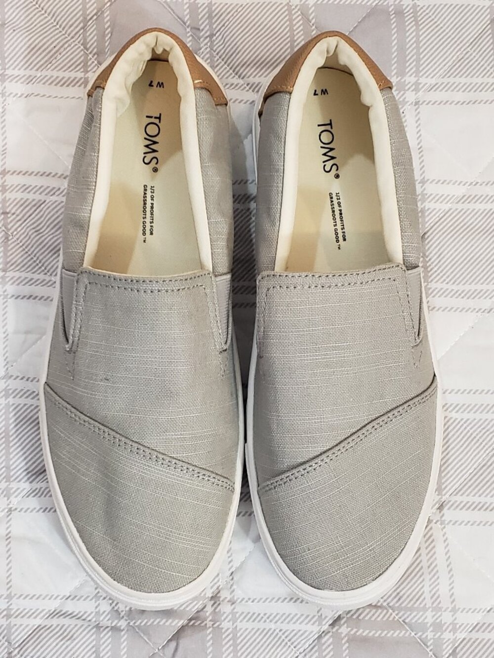 Tom's Devon Women's slip on sneakerS in grey Size 7